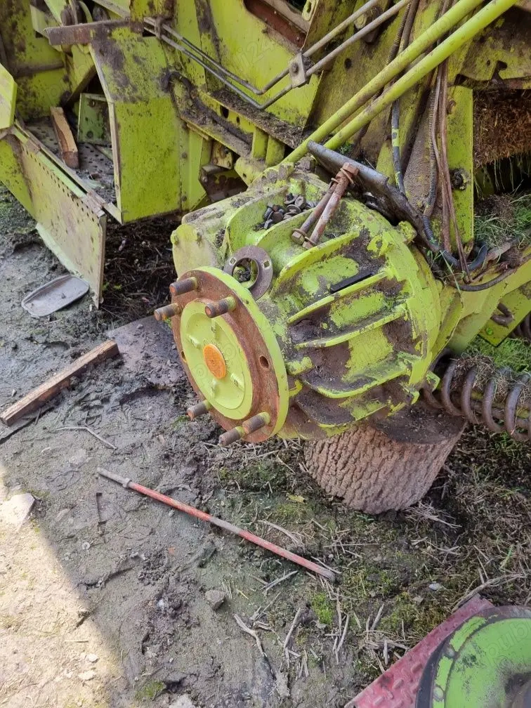 Butuci combina Claas Dominator 108