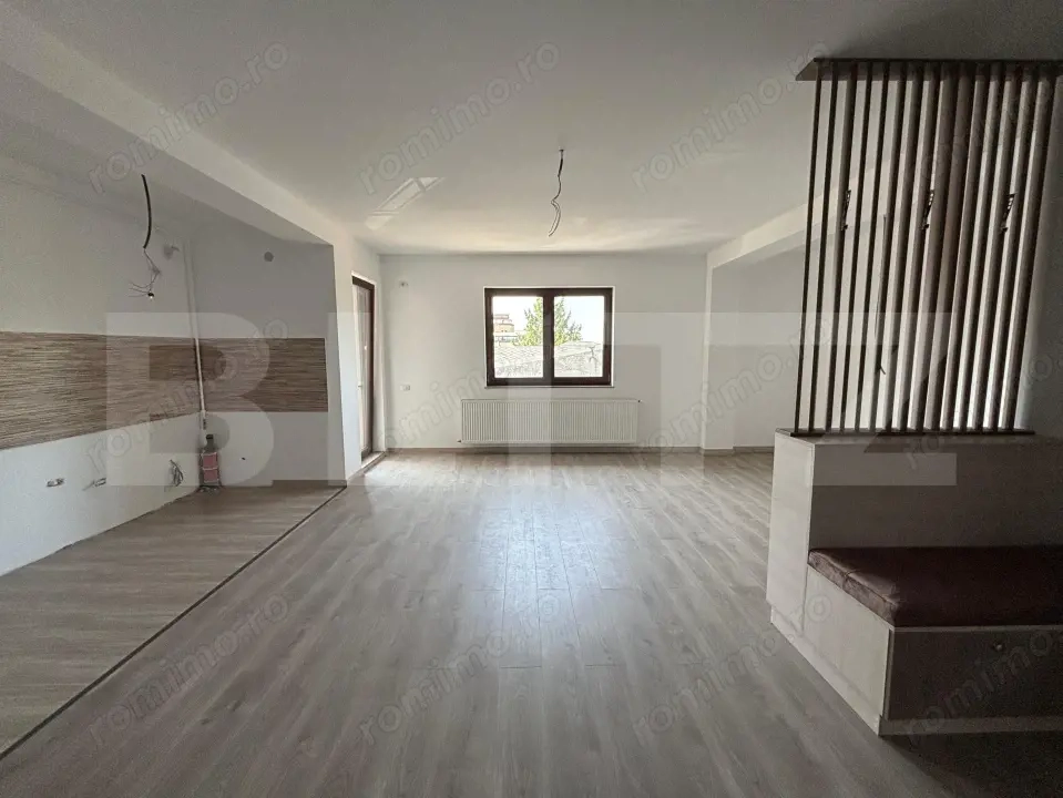 Apartament decomandat, 3 camere, 92 mp, zona Trattoria