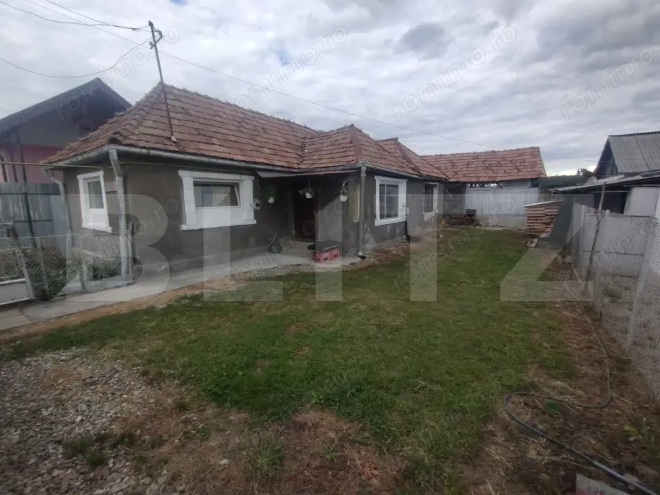 Casa batraneasca, 70 mp, teren 25 ari, orasul Beclean Casa batraneasca, 70 mp, teren 25 ari, orasul Beclean