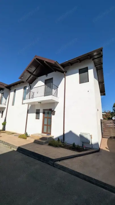 Casă tip duplex, 176 mp utili + teren 204 mp, front stradal 16 m