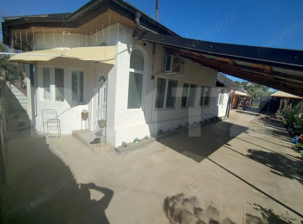 Casa la strada in Lipovu, renovata recent, 850 mp curte