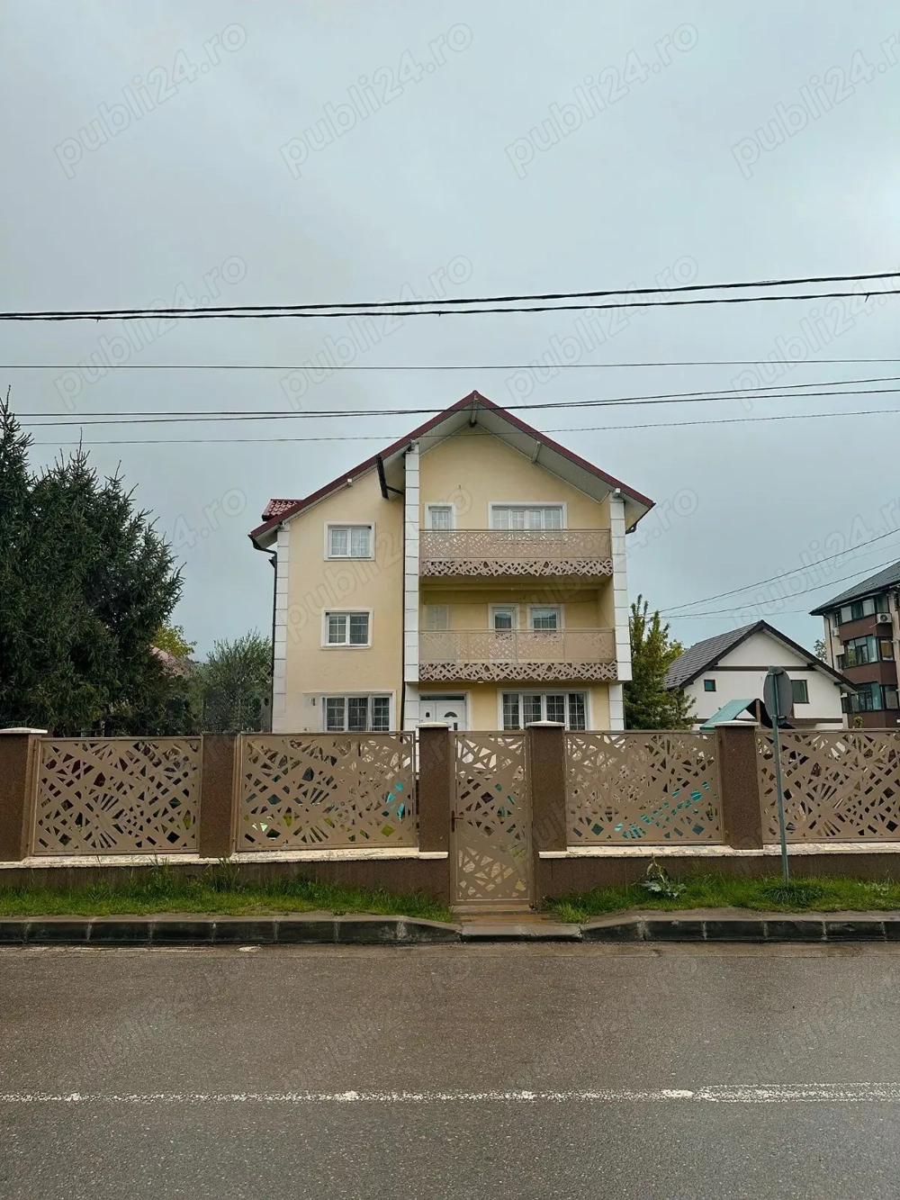 Casă de închiriat, Miroslava, 299,4 mp, 1600 euro, nemobilat Casă de închiriat, Miroslava, 299,4 mp, 1600 euro, nemobilat