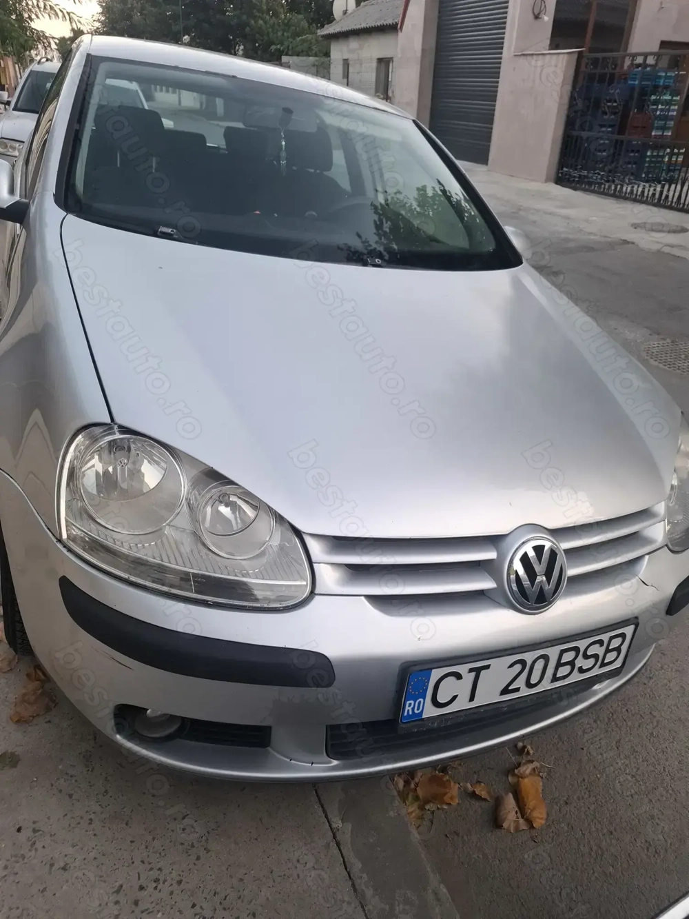 Vând golf 5 neg. 2900EUR