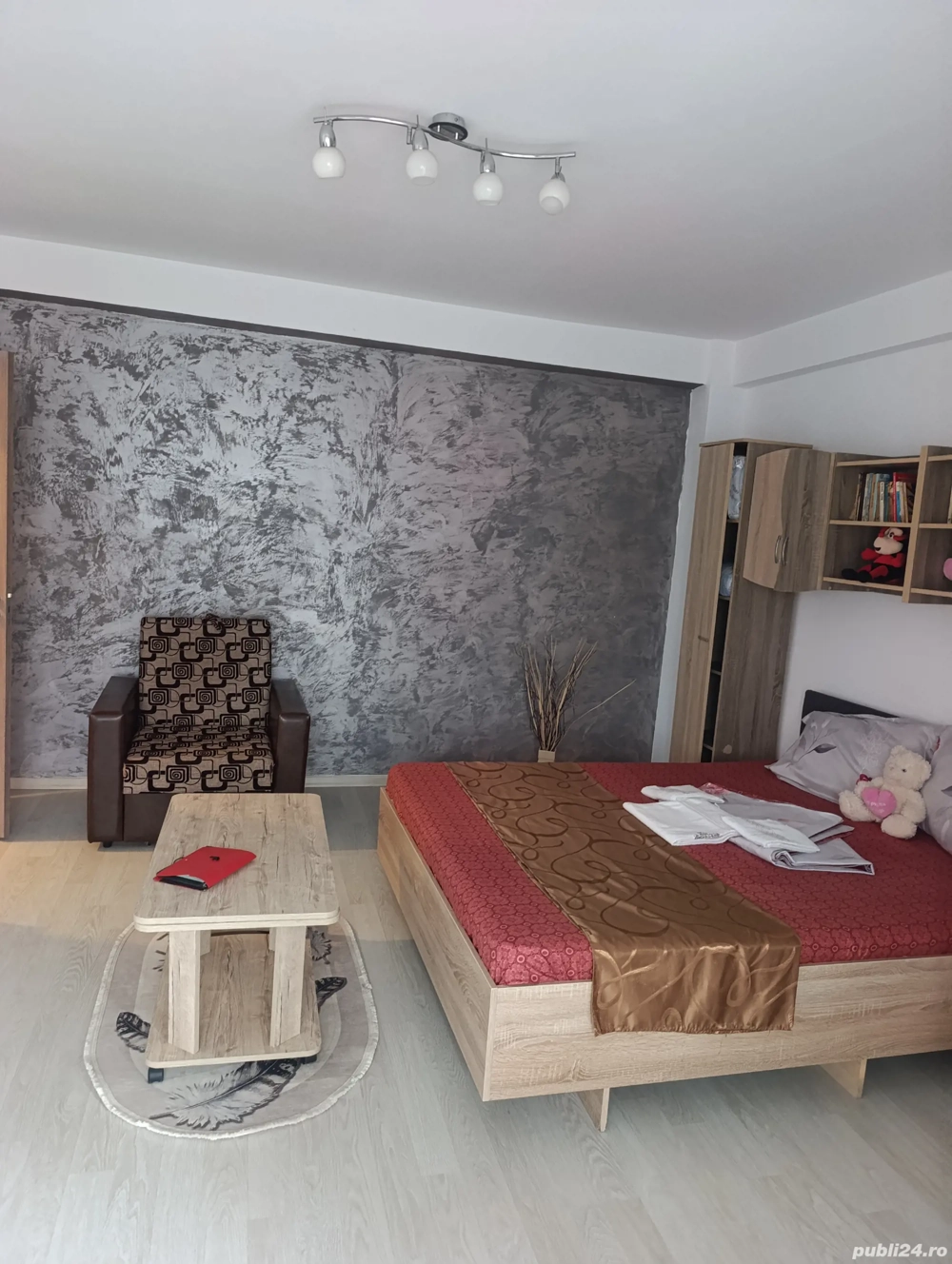 Închiriez garsonieră  Închiriez garsonieră