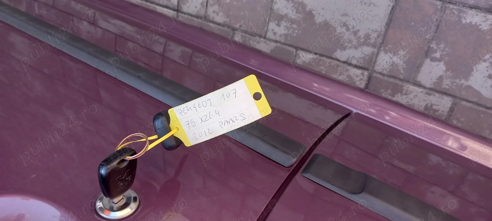Vând autoturism Peugeot 107 