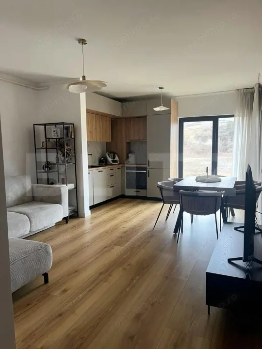 Apartament 2 camere, etaj 2/5, cu parcare inclusa, zona Somesului