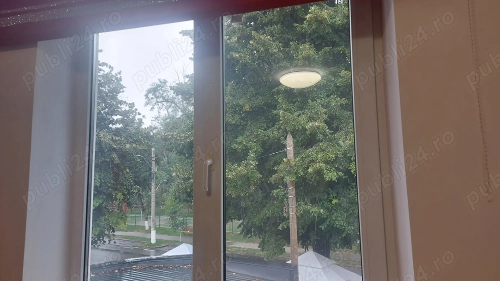 Inchiriez apartament 2 camere  decomandat zona Parc Inchiriez apartament 2 camere  decomandat zona Parc