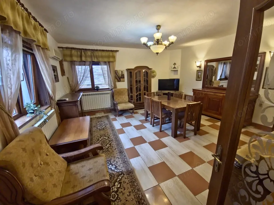 Casă individuală Km 5 – curte cu foișor, acces privat, termen lung Casă individuală Km 5 – curte cu foișor, acces privat, termen lung