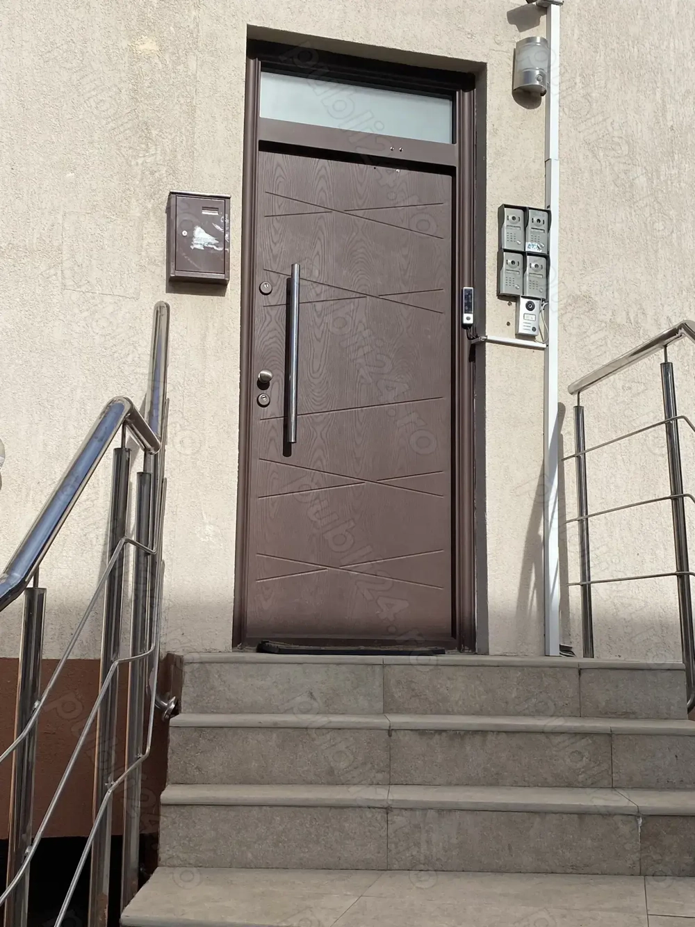 Inchiriez spatiu birouri zona Sincai, 3 camere et. 4