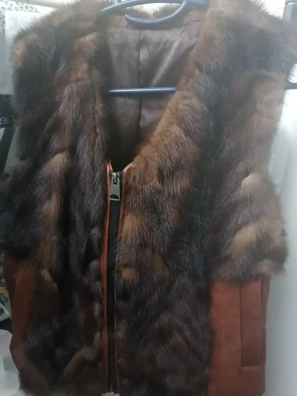 Vand vesta din piele si blana naturala de nurca noua