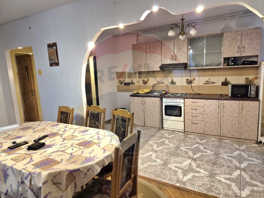 Apartament cu 4 camere în zona Central Apartament cu 4 camere în zona Central