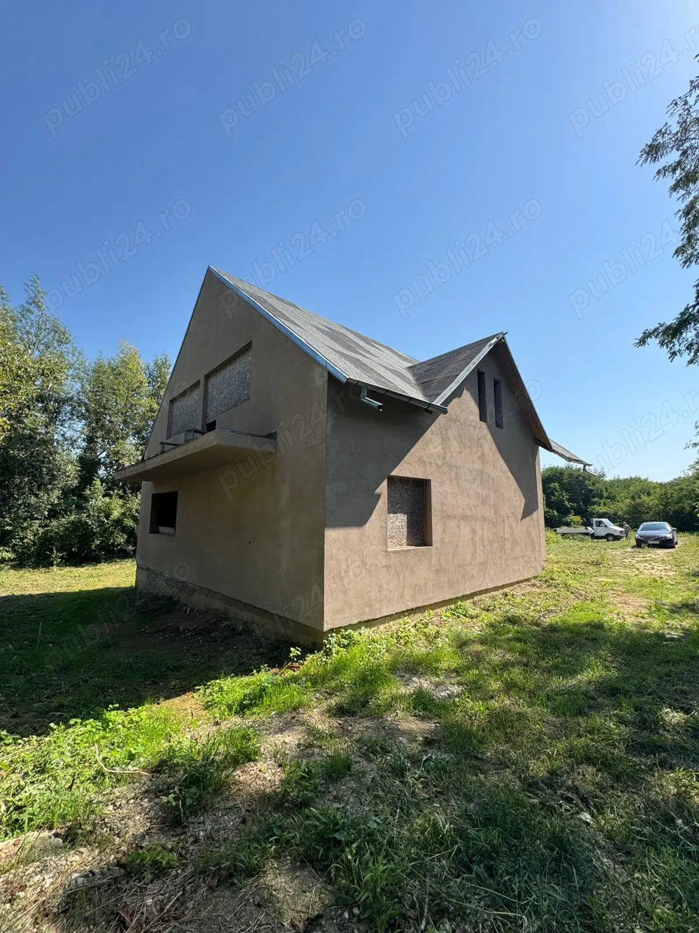 Vând casă structură lemn la rosu