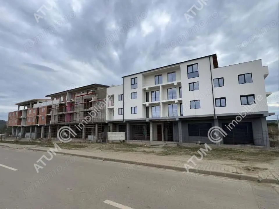 Apartament cu 3 camere 2 balcoane etaj 1 in Selimbar zona Triajului