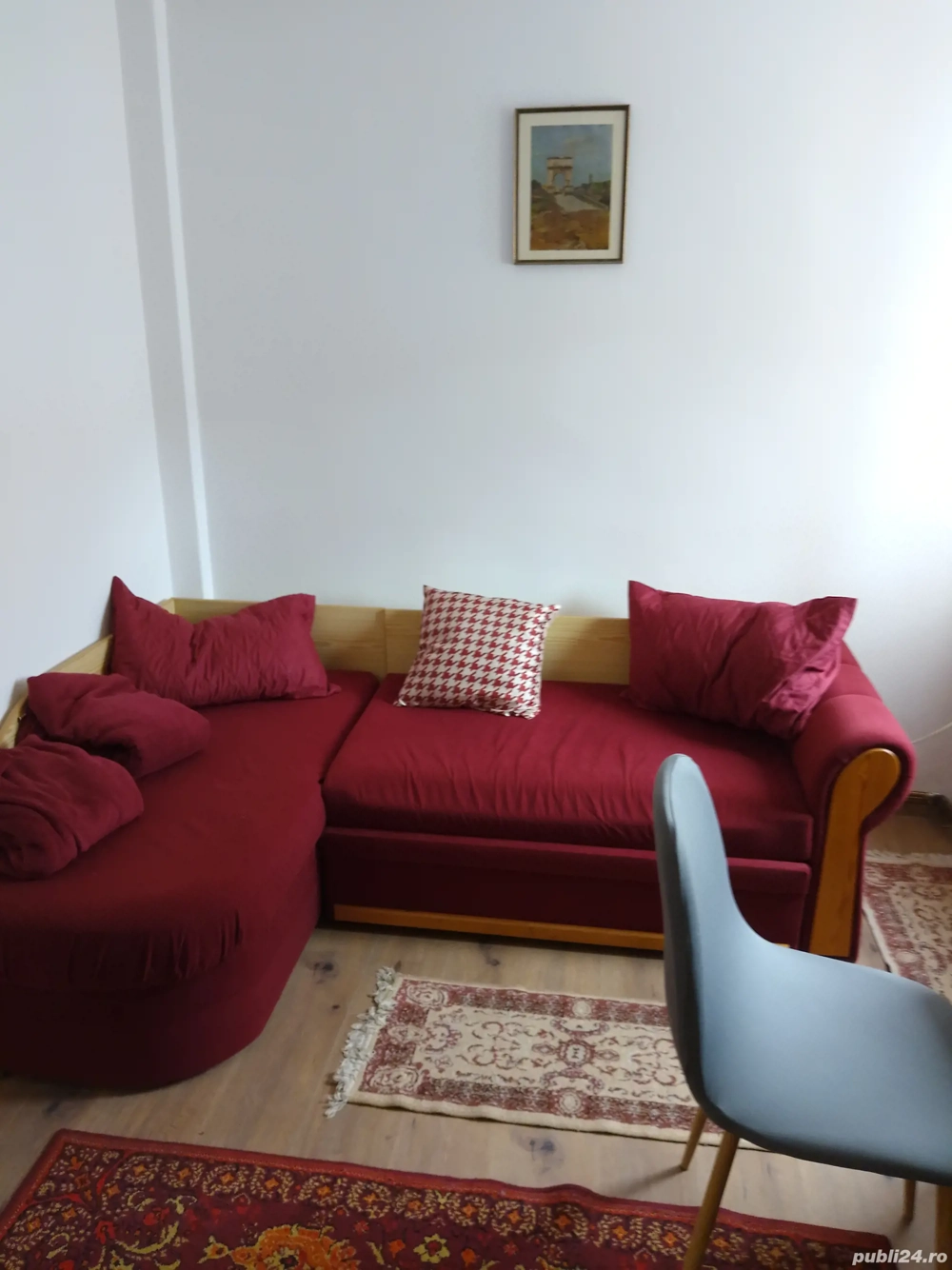 Închiriez  schimb cu casa apartament 3 camere central