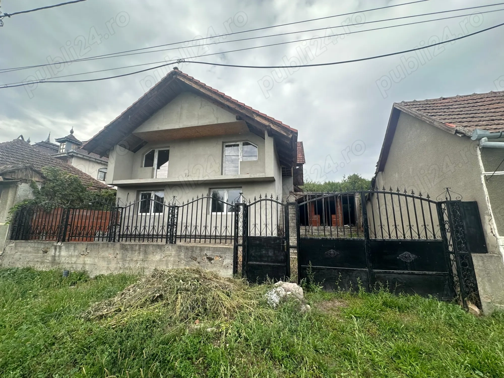 Casa de vanzare in Tinca.