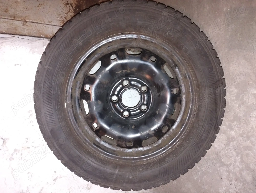 jante otel R14 cu anvelope iarna NOKIAN