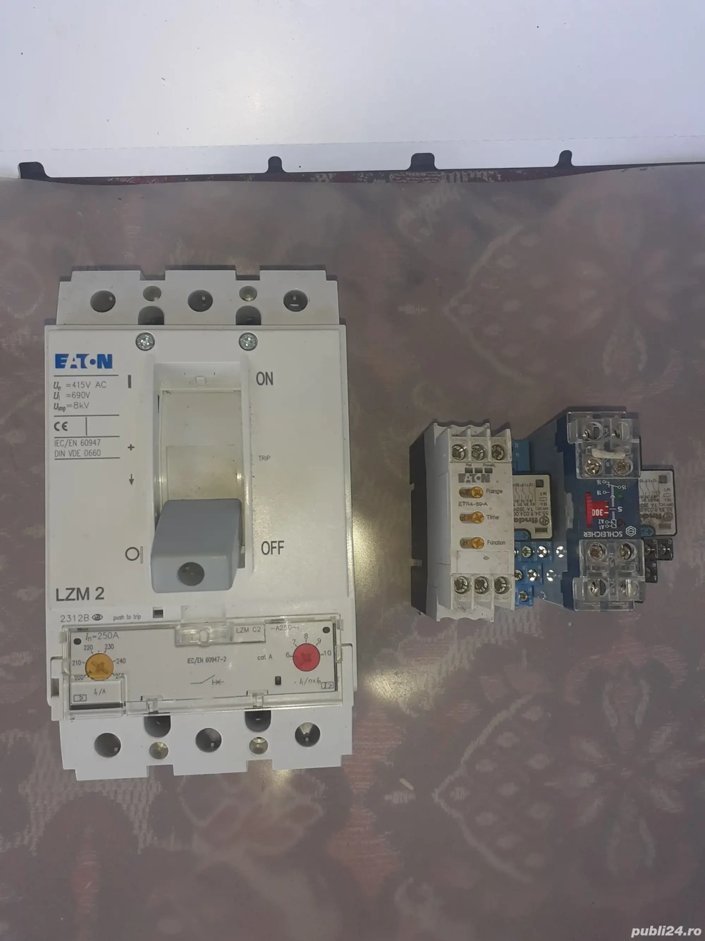 Întrerupător usol și relee temporizare 