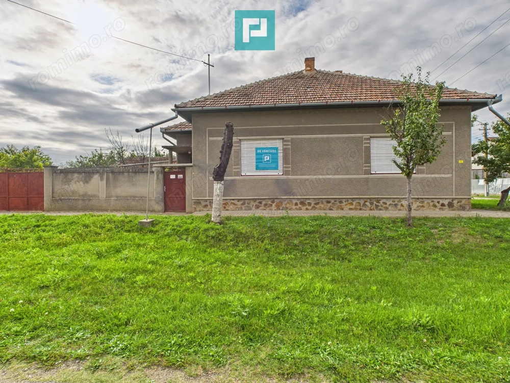 Casă cu teren generos, zonă centrală, Curtici Casă cu teren generos, zonă centrală, Curtici