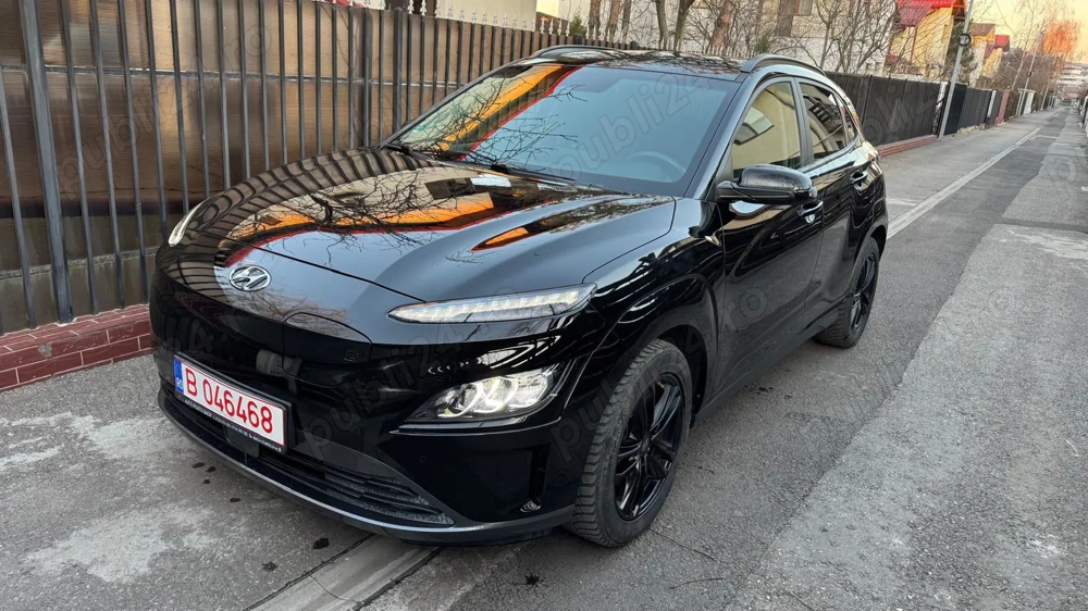 HYUNDAI KONA electrica 68 kvh  204 cp