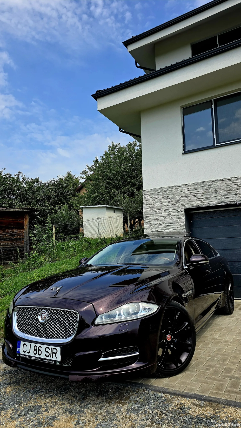 Jaguar XJ Long Portfolio