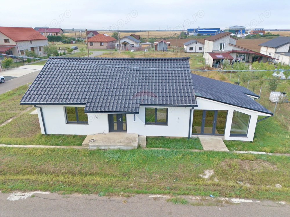 Casă cu 3 camere de vânzare loc. Frumușeni, jud. Arad Casă cu 3 camere de vânzare loc. Frumușeni, jud. Arad