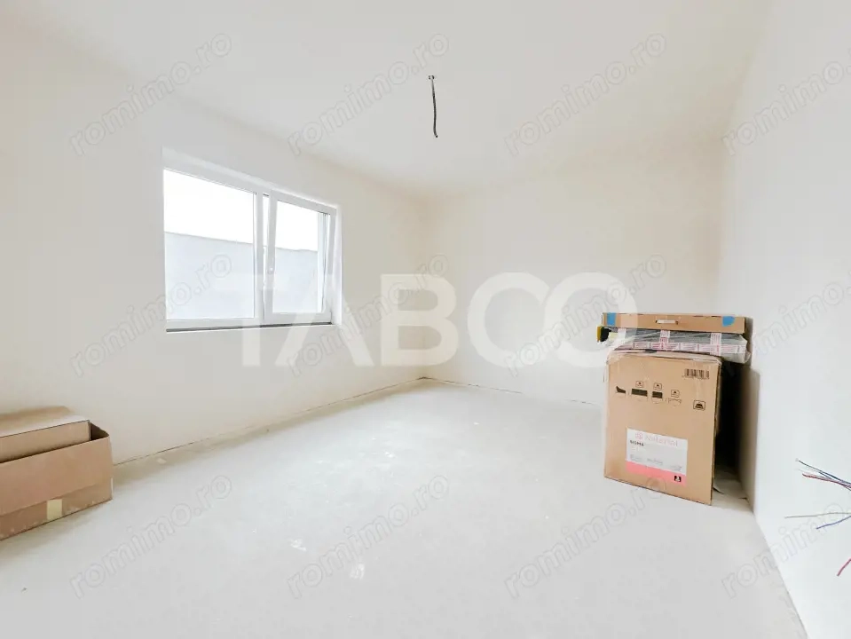 Apartament cu 3 camere semifinisat bloc nou de vanzare in Centru 