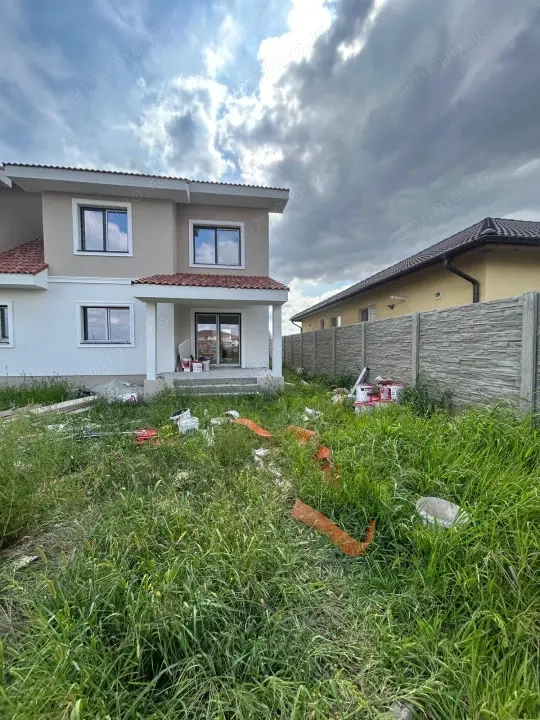 Duplex 4 camere, 123mp utili, 350mp teren in Mosnita Noua 