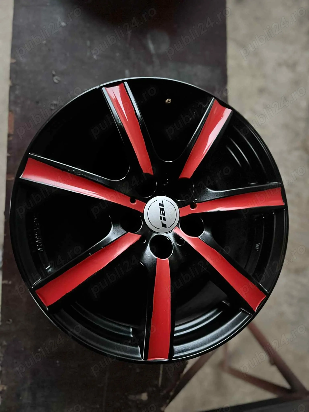 Vând sau schimb jante proaspăt vopsite 