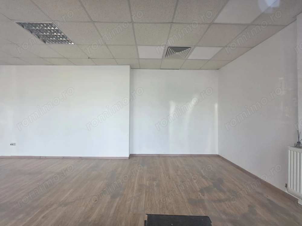 Zona Traian 50 mp Parter trafic intens pietonal vitrina 9 ml Zona Traian 50 mp Parter trafic intens pietonal vitrina 9 ml