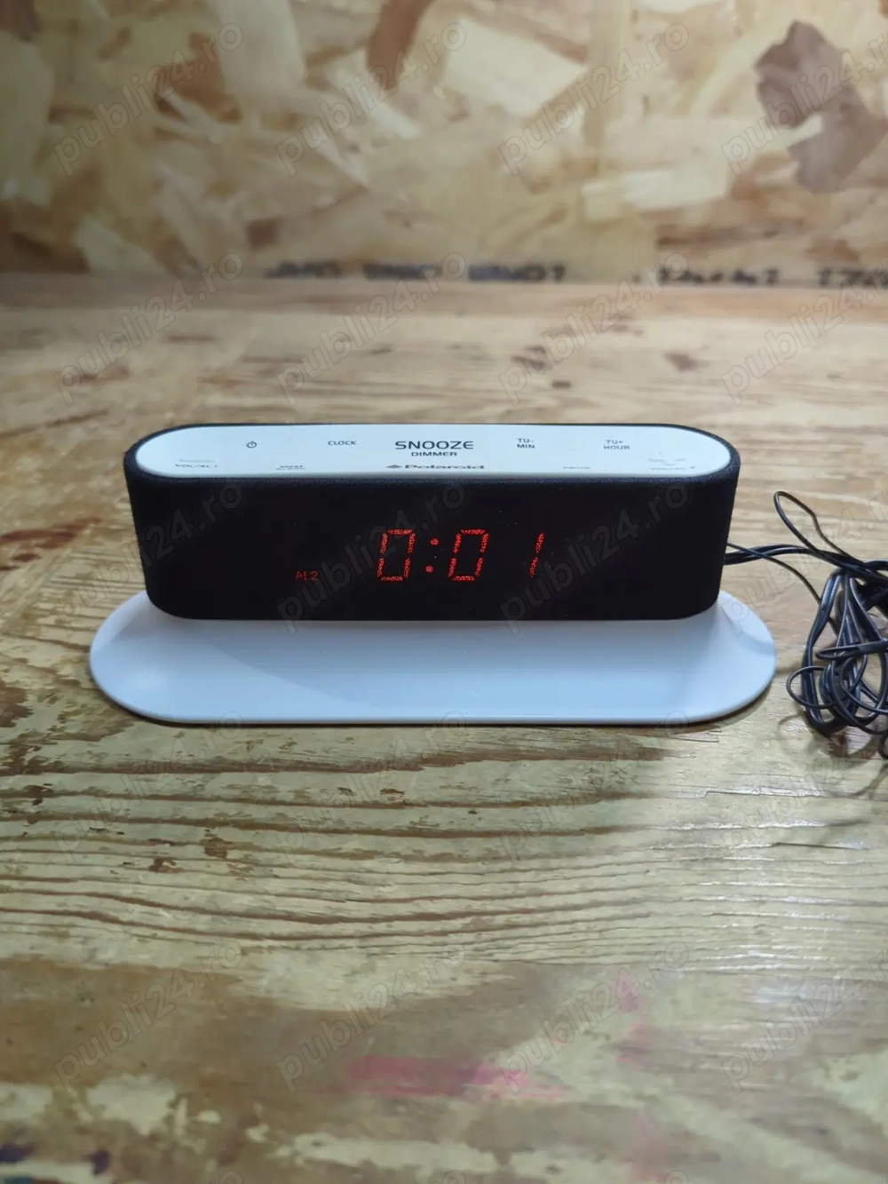 Polaroid Sleep Easy Alarm Clock with FM Radio and Dual Alarms 
