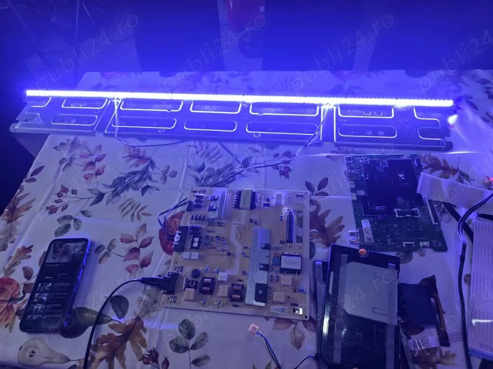 barete led gs-alz s1q7-500sm0-r0 de pe tv Samsung qe50q67aau