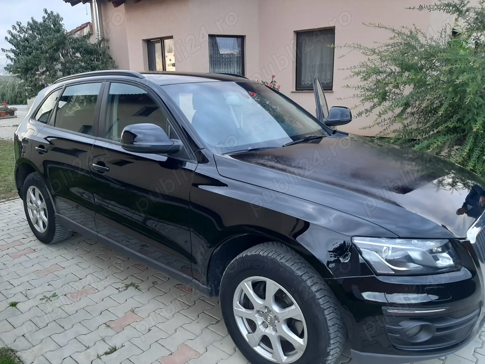 Vand Audi Q5 negru