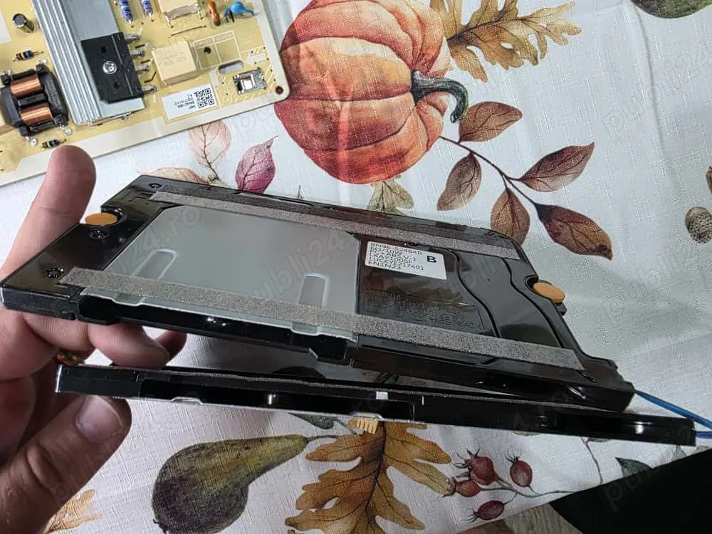 set 2 difuzoare bn96-52484b 6ohm 10w de pe tv Samsung qe50q67aau