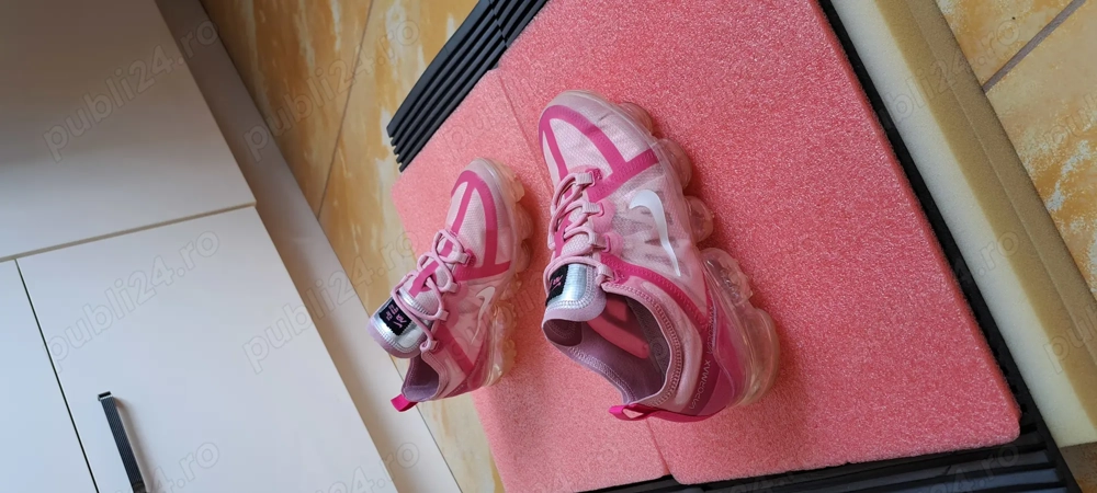 Adidasi unisex Nike  36.5-37 