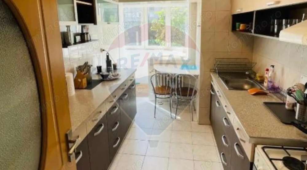 Apartament 3 camere de vanzare - Bulevardul Decebal