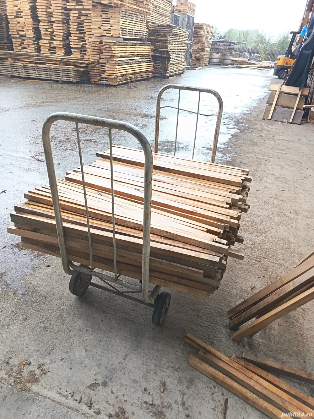 Cărucior industrial cu roți 