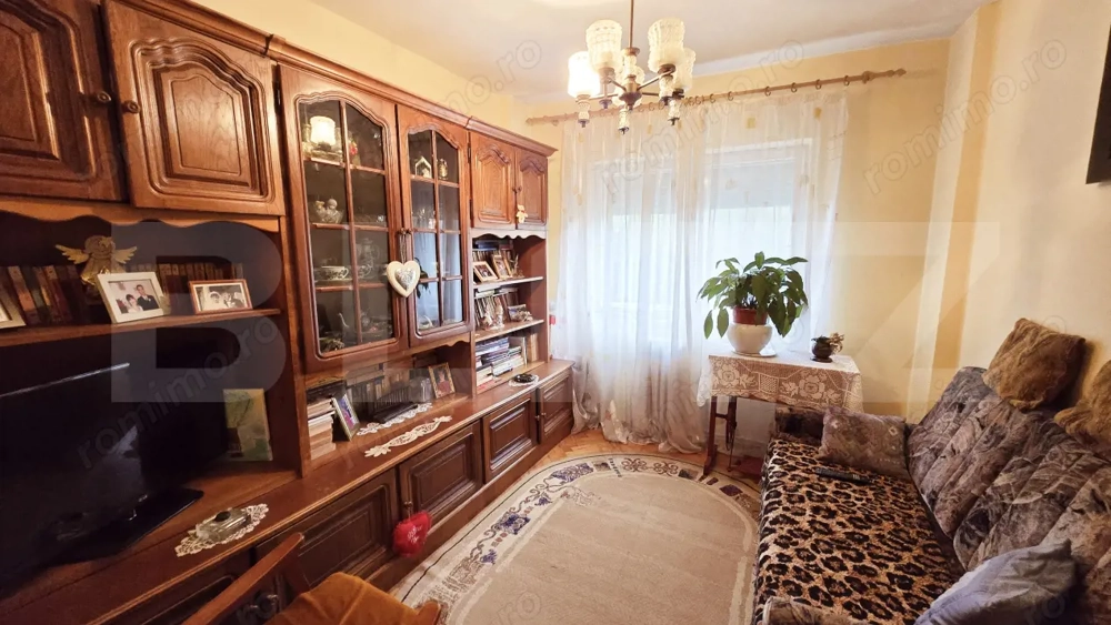 Apartament cu 4 camere,decomandat,77 mp, zona centrala, Blaj