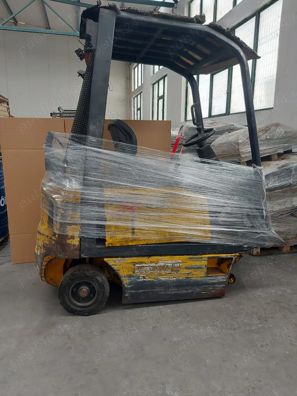 Stivuitor pe gaz marca OM CARRELLI de 1,5T din 2007 pentru piese