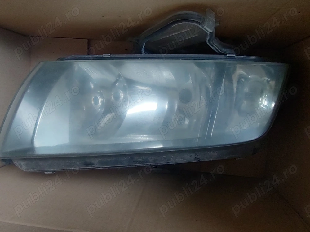 Vând faruri Skoda Fabia