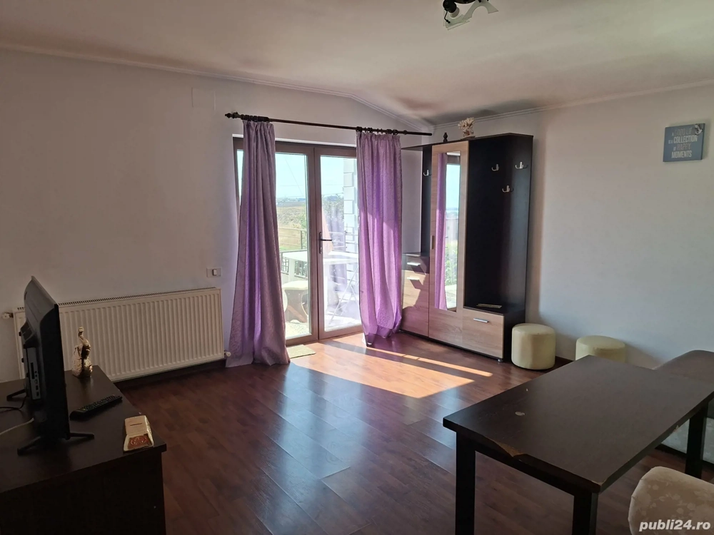 inchiriez etajul casei