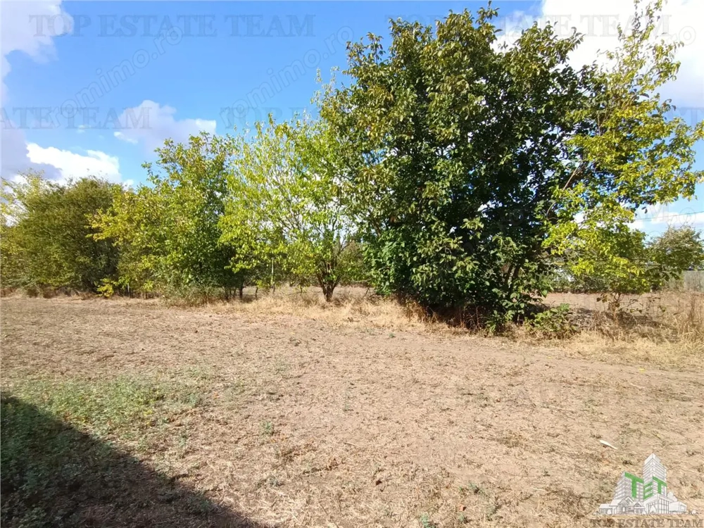 Teren intravilan, stradal in Petrachioaia IF, cu o SU de 1235 mp si deschidere  de 13.7 m, ideal pen