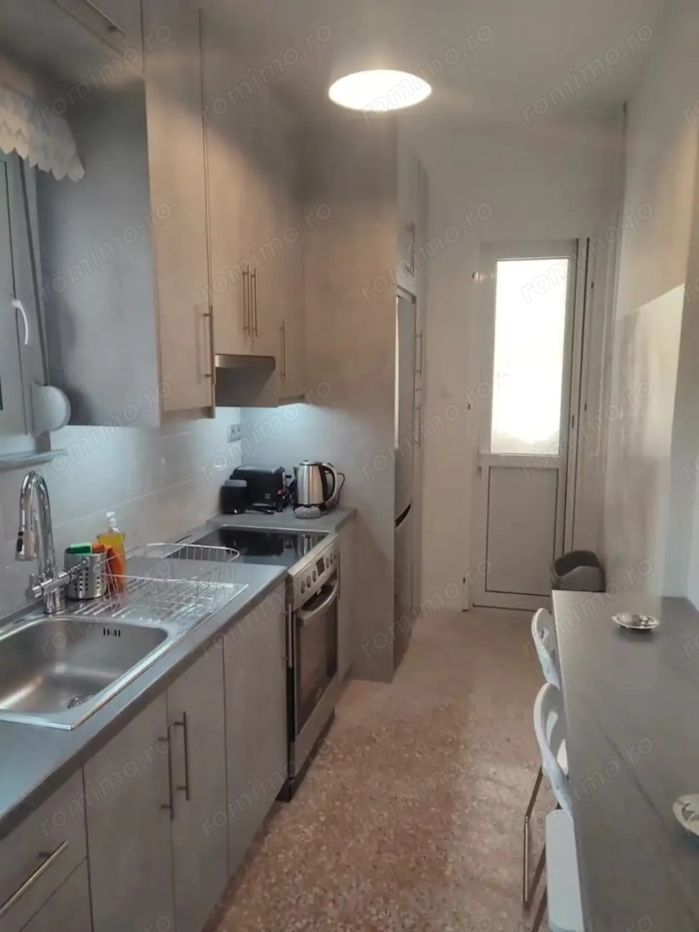 Garsoniera de inchiriat in zona Astra