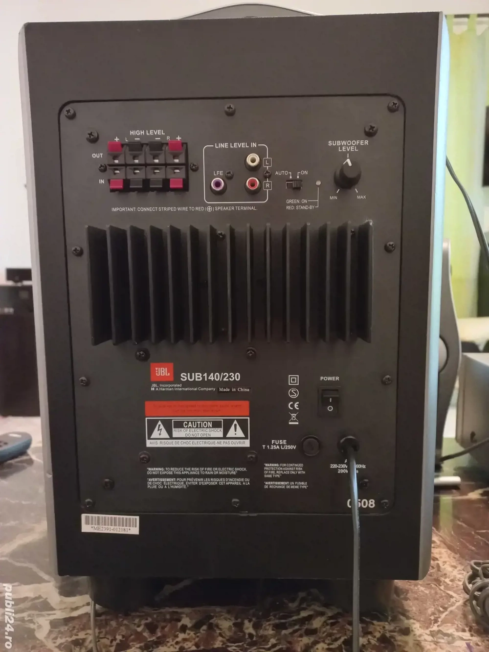 Sistem audio JBL compus din subwoofer ,SUB 140 230 și 3 boxe SCS 260 CEN.