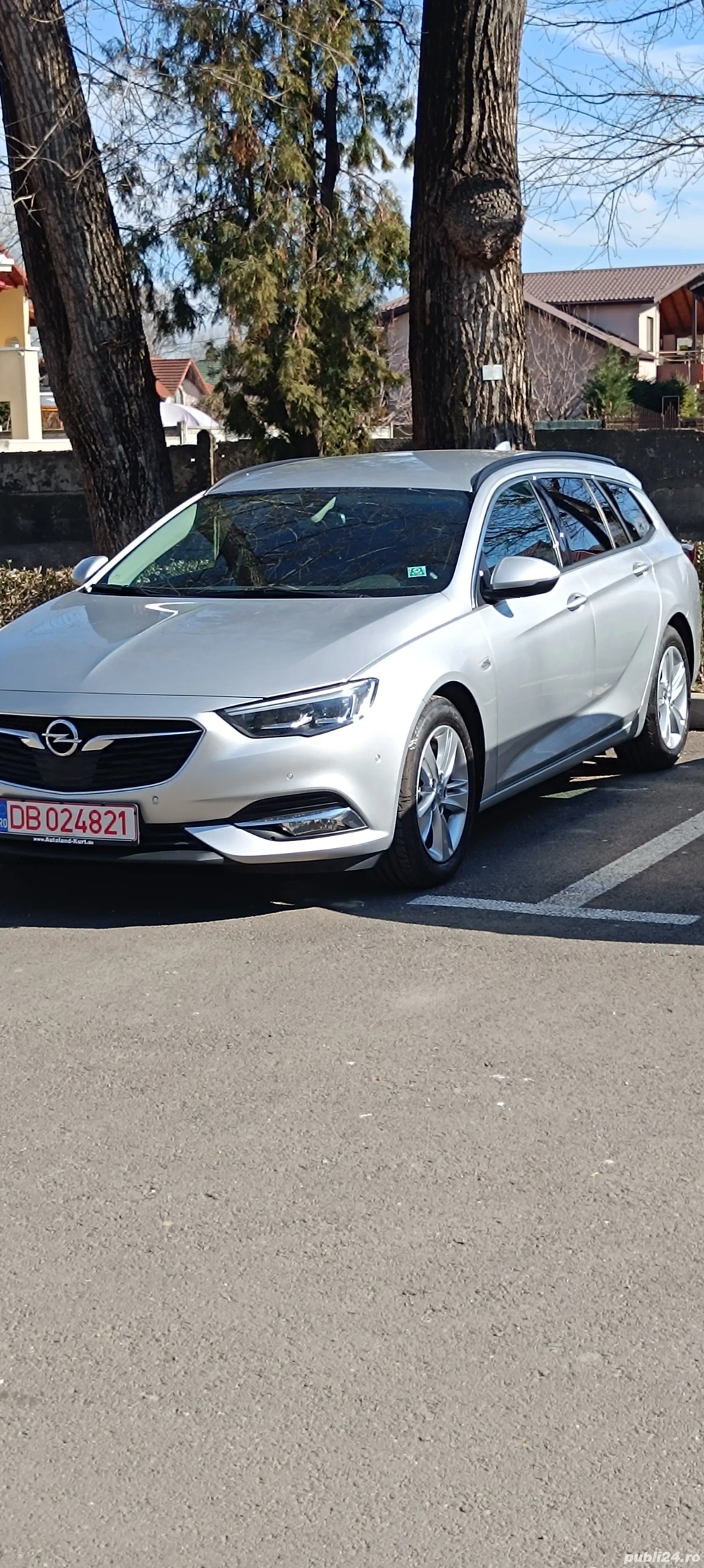 vând Opel insignia B 