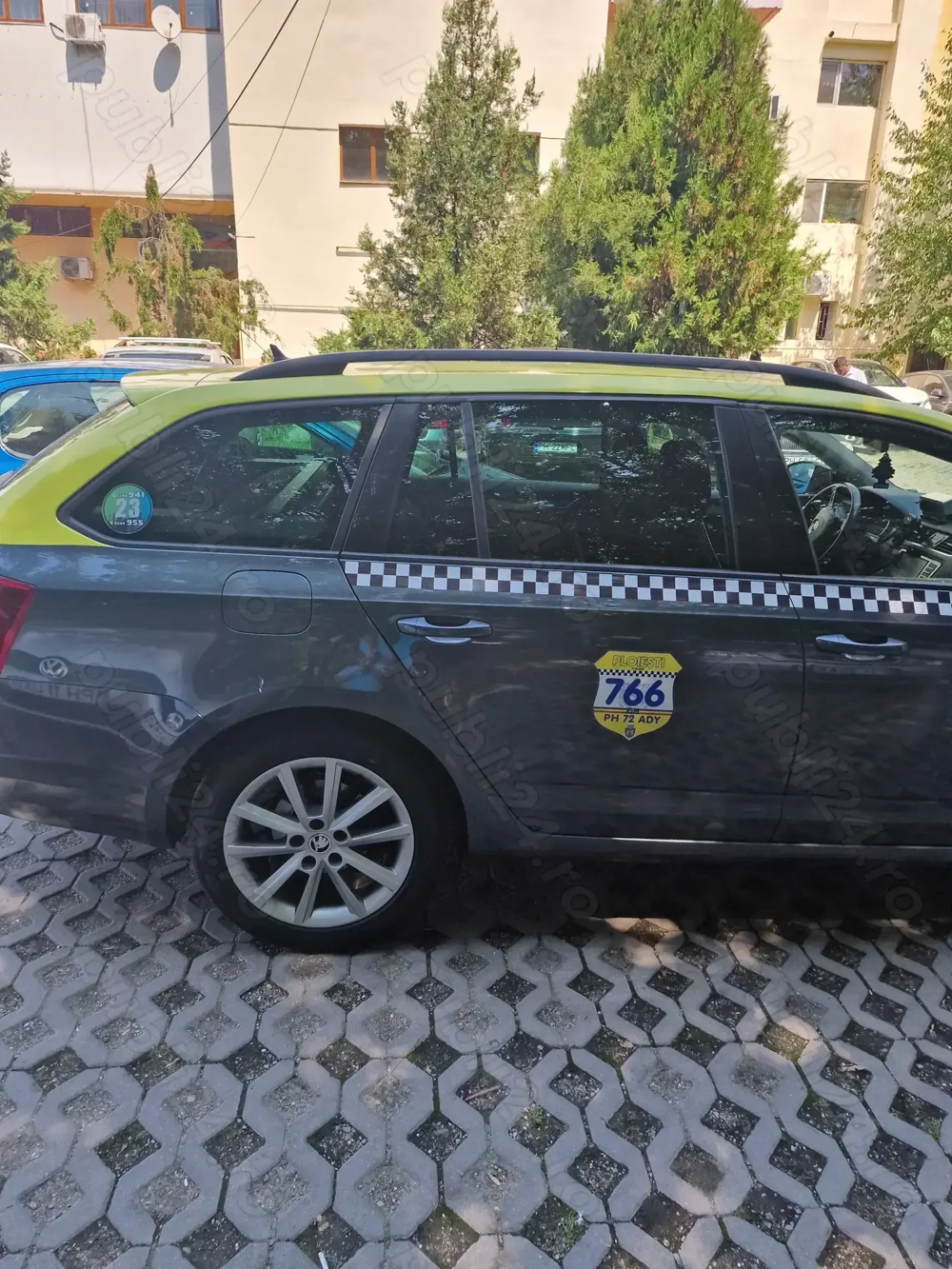 Vând taxi 