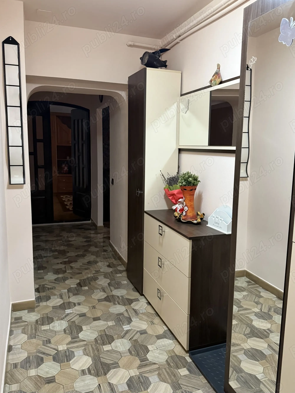 Proprietar, închiriez apartament ultracentral 