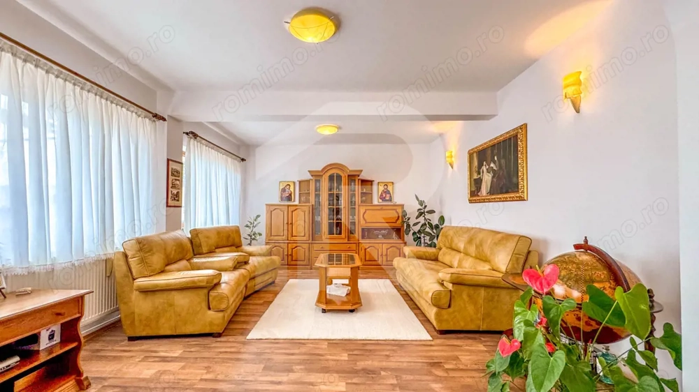 Casa | 356 mpc | Lot 1422 mp | Atelier de creatie | Locuinta/sediu | Baicoi Casa | 356 mpc | Lot 1422 mp | Atelier de creatie | Locuinta/sediu | Baicoi