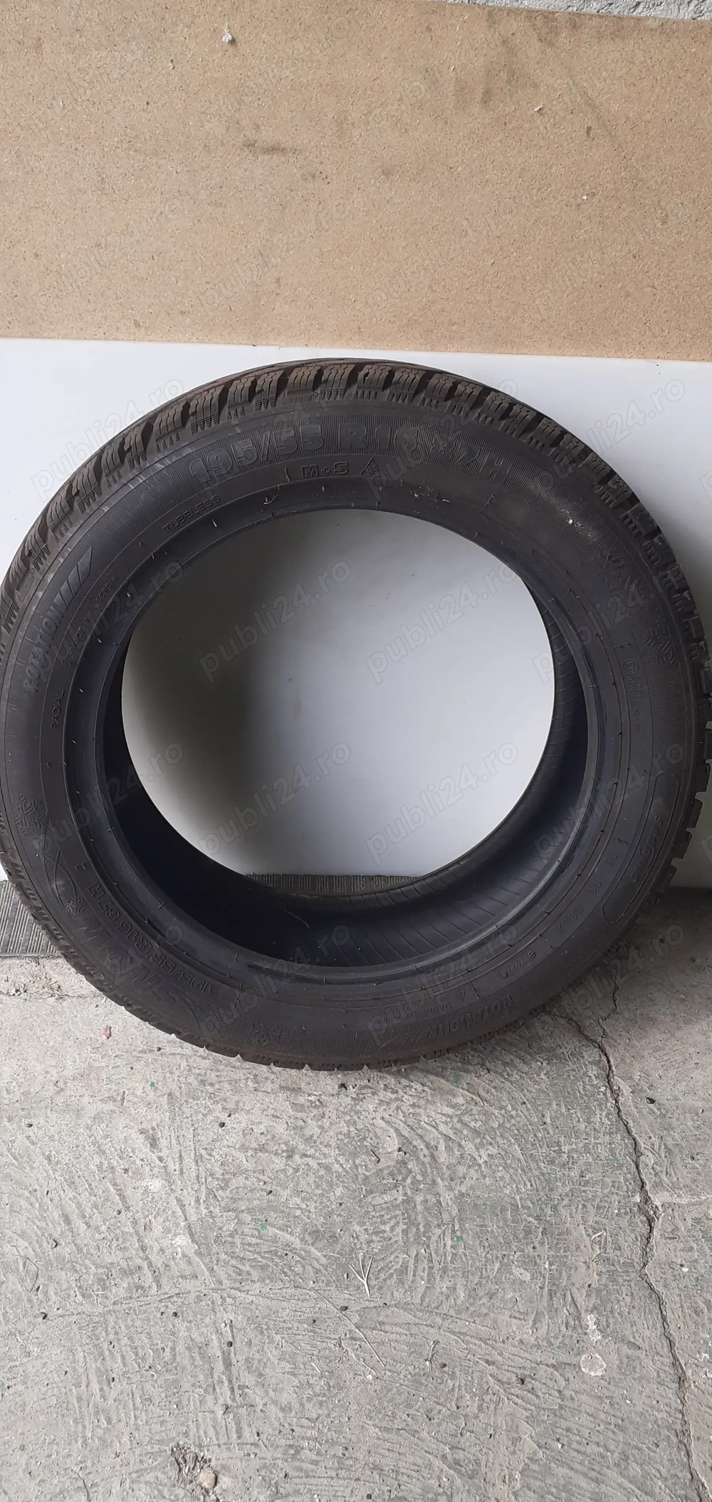 Vând anvelope iarna logan 3 prestige195/55/16