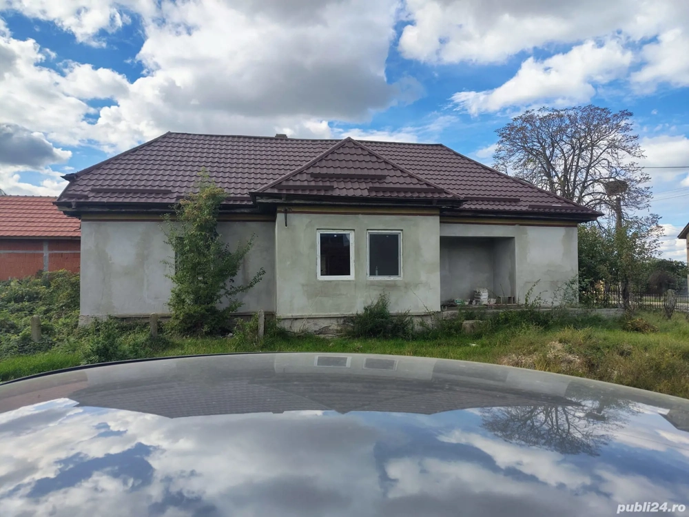 vând casă sau se vinde in rate