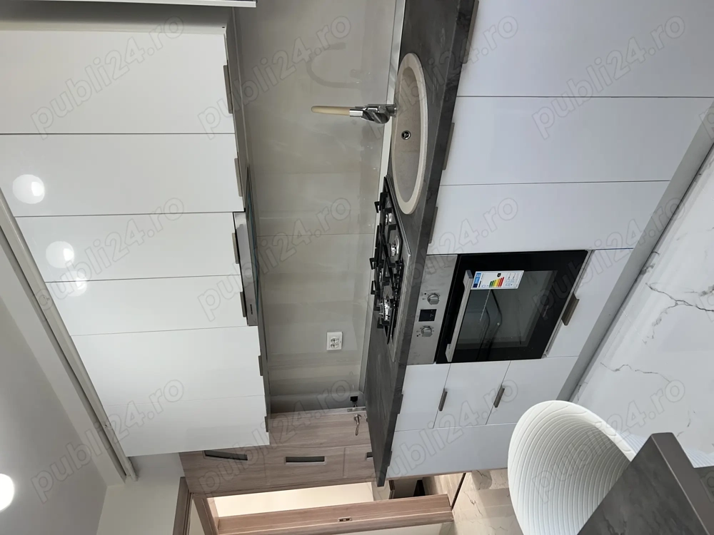 Închiriez Apartemnt 2 camere zona piața Ovidiu 